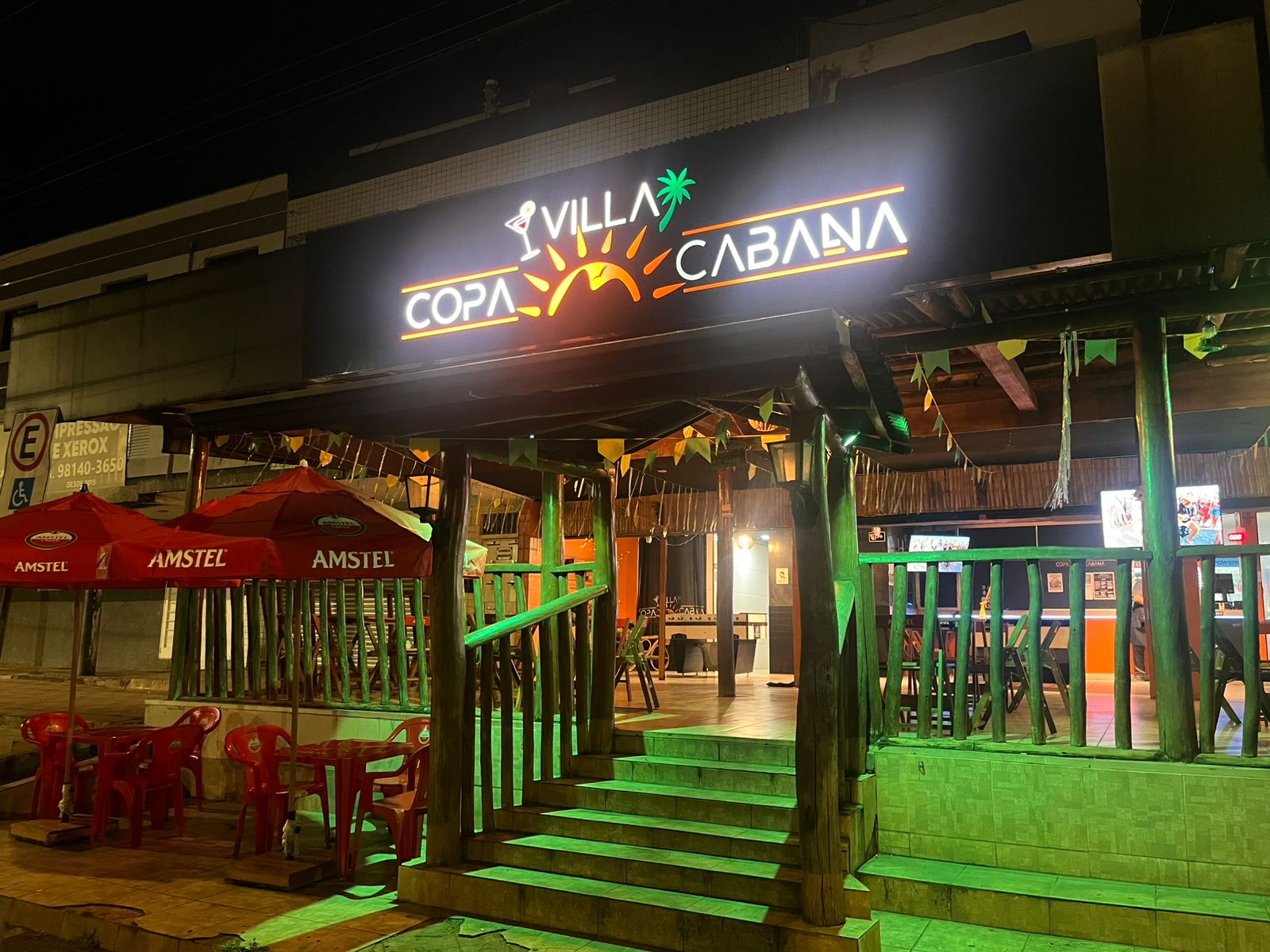 Entrada iluminada